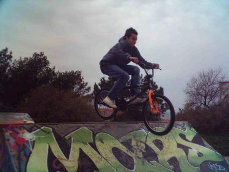 Sa c Momo ki sote au spine 